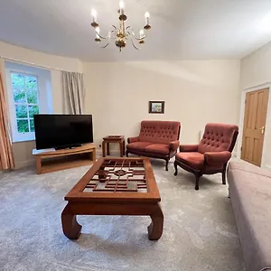Spacious Flat Sleeps 8 Near Princes Street , Edinburgh United Kingdom