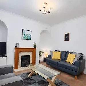  Apartment Comfortable 3 Bed Abode In The Heart Of